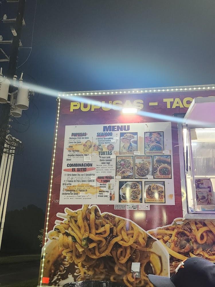 El Sitio (Food Truck) Pupusas de chicharron con Queso